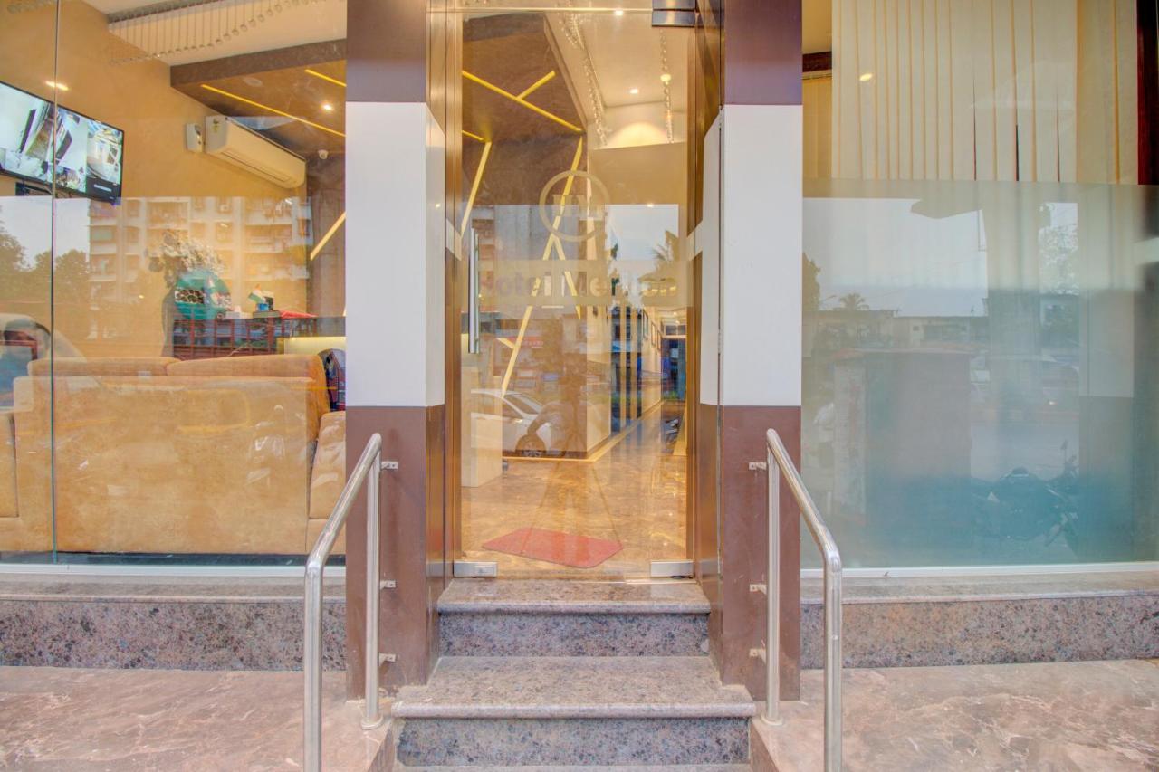 Oyo 76180 Hotel Meriton Mumbai Exteriör bild