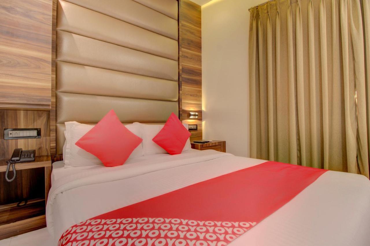 Oyo 76180 Hotel Meriton Mumbai Exteriör bild